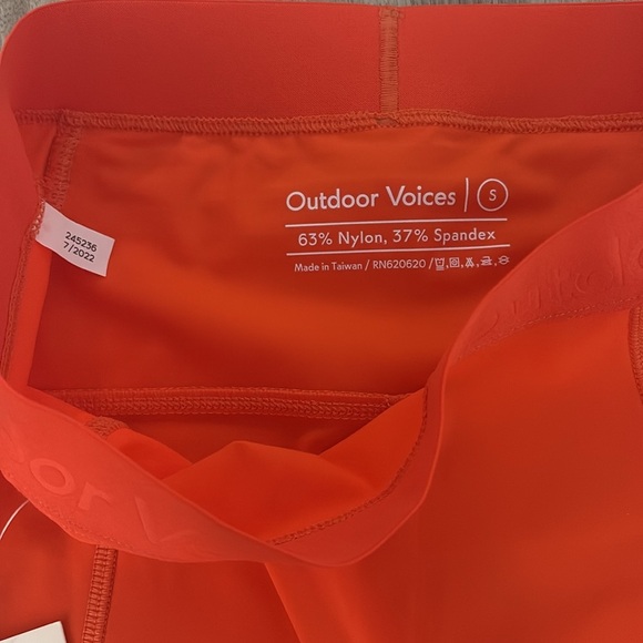 NWT Outdoor Voices SuperForm 5” Logo Waist Bike Shorts Neon Orange Size Small - Picture 4 of 7